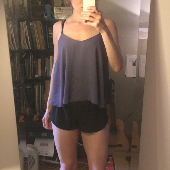 🦄 3/ $15 SALE! Gorgeous Topshop Periwinkle Drape Cami - Picture 3 of 5